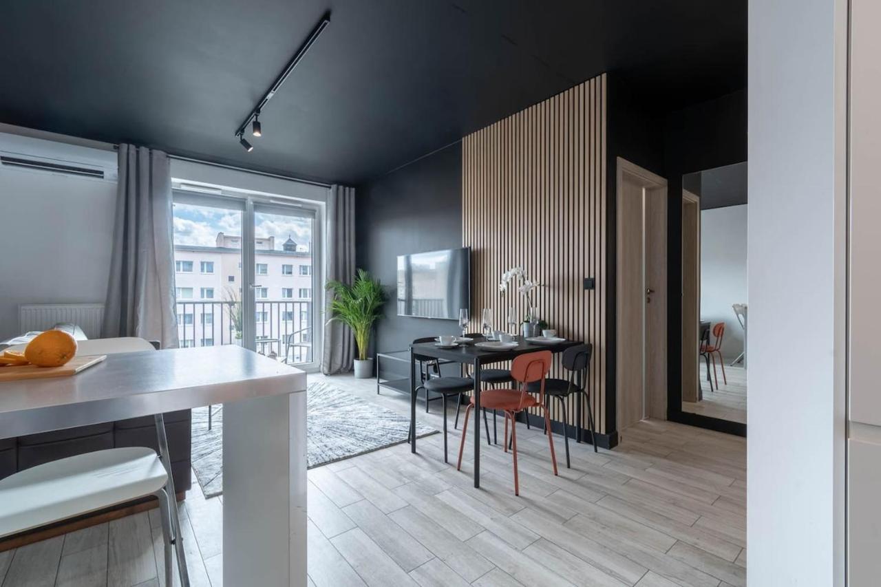 Apartment Modern Black Spot *